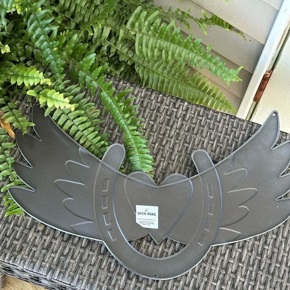 Cowgirl Heart Winged Horseshoe Wall Decor